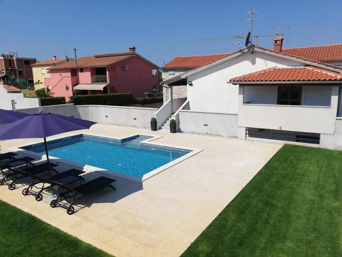 Apartment Holiday Home Victoria Porec